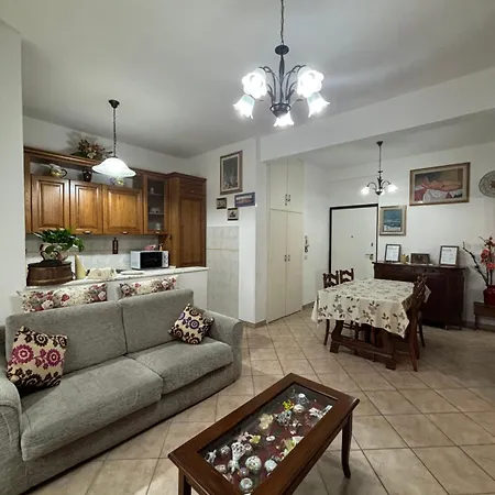 Nini House Σκαντίτσι